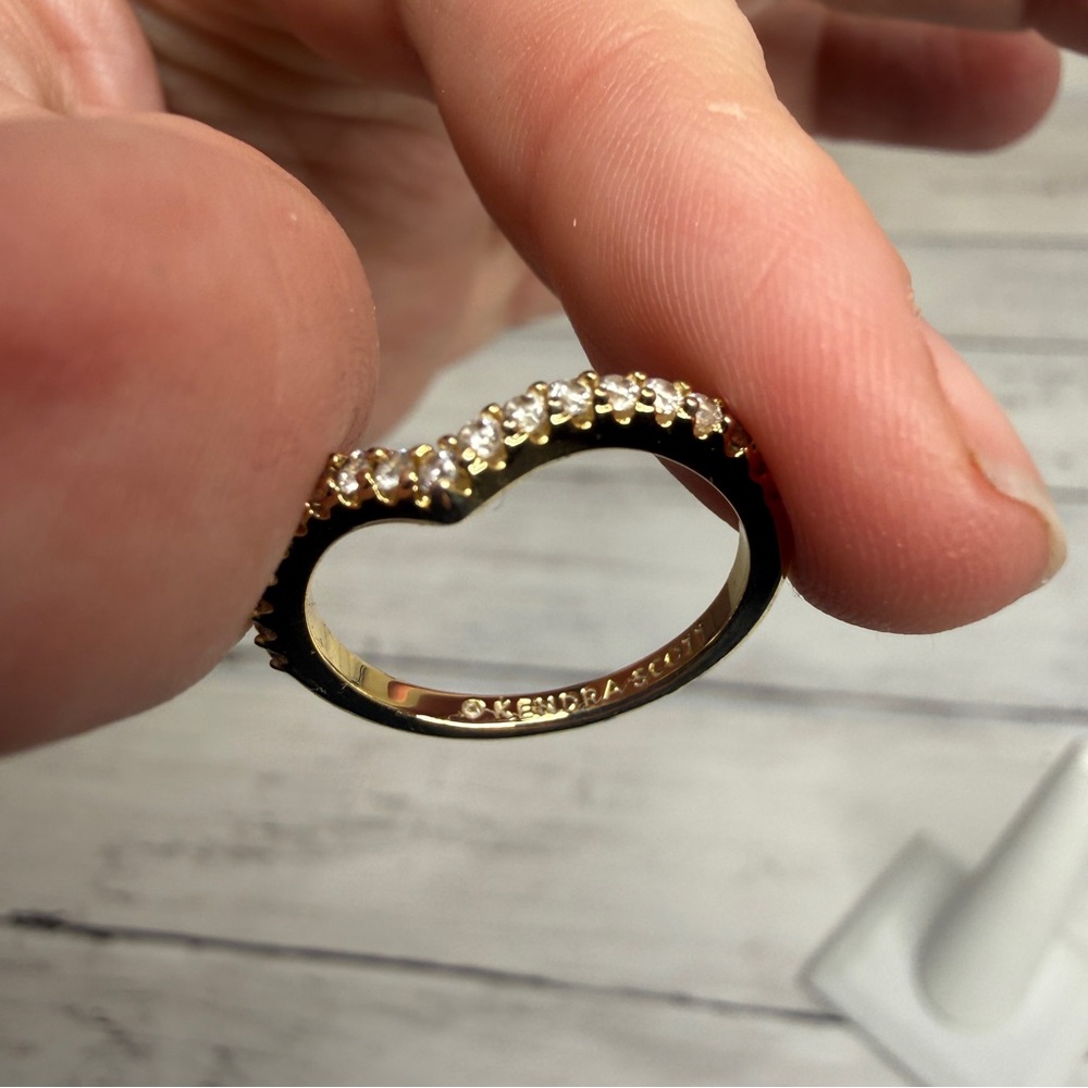 Kendra Scott Gold V Ring, pave stones, size 7 - Picture 2 of 2